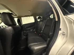 Mitsubishi Outlander thumbnail 12