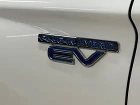 Mitsubishi Outlander thumbnail 18