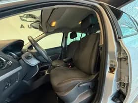 Renault Clio thumbnail 11