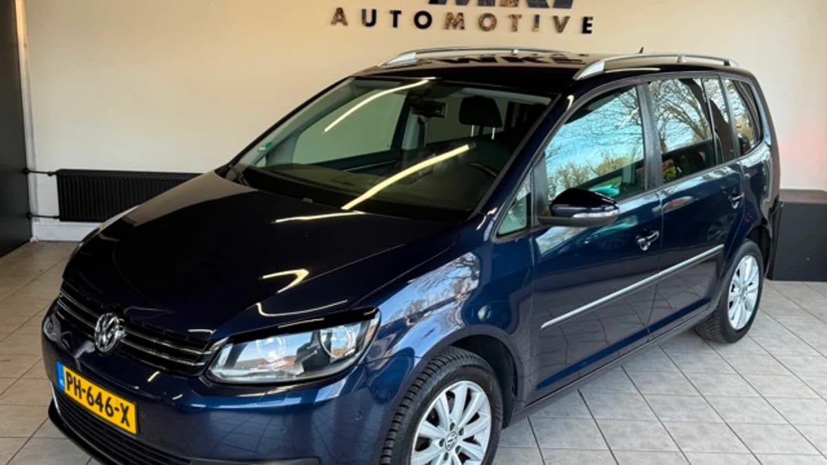 Volkswagen Touran — foto 1