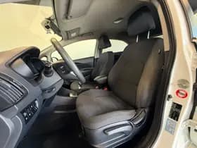 Kia Rio thumbnail 11