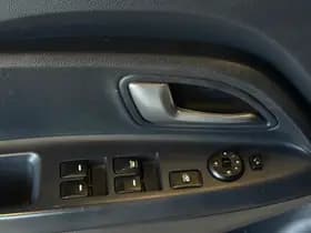 Kia Rio thumbnail 14