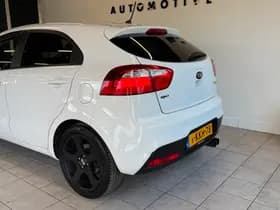 Kia Rio thumbnail 16