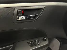 Suzuki Swift thumbnail 15