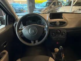Renault Clio thumbnail 11
