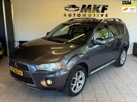 Mitsubishi Outlander thumbnail 1