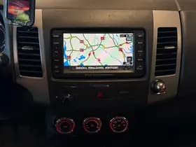 Mitsubishi Outlander thumbnail 12