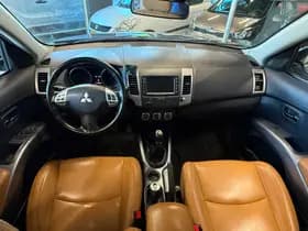 Mitsubishi Outlander thumbnail 8