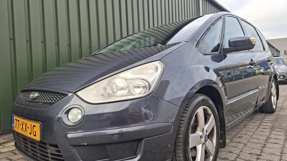 Ford S-Max — foto 1