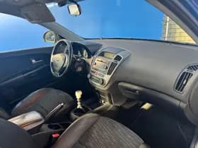 Kia Cee'd thumbnail 13