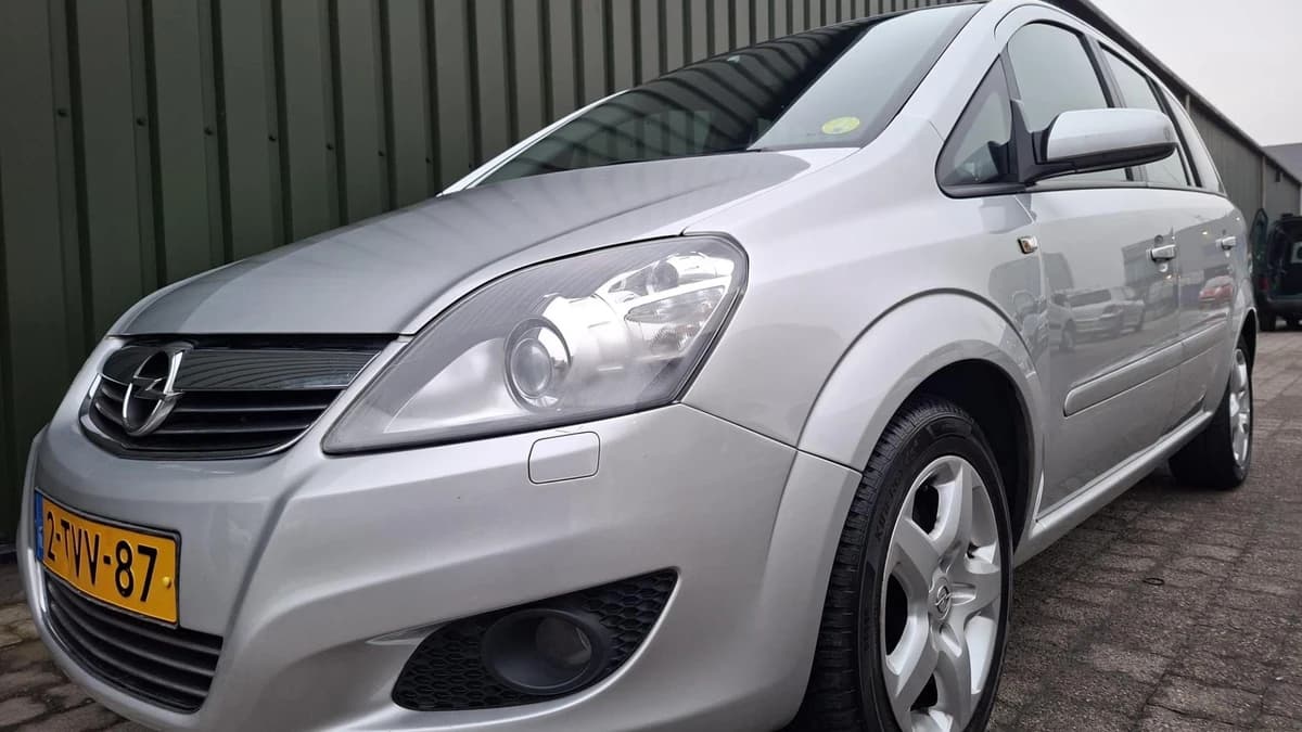 Opel Zafira — foto 1