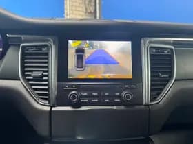 Porsche Macan thumbnail 20