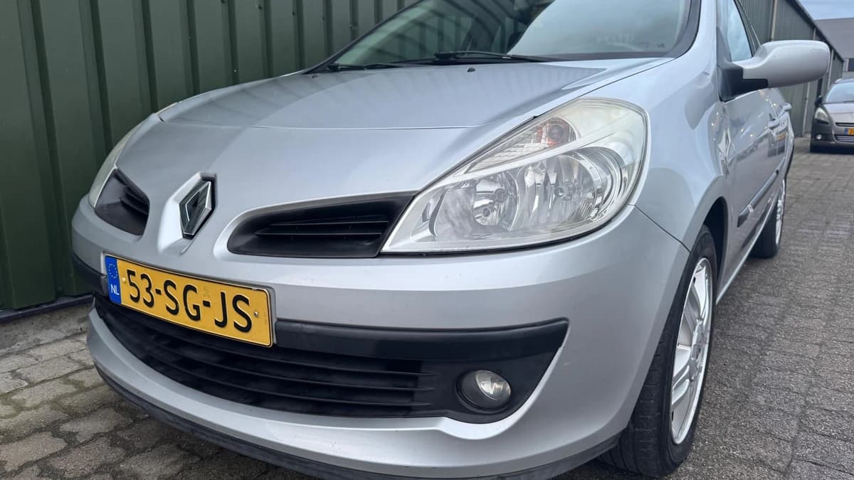 Renault Clio — foto 1