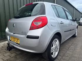 Renault Clio thumbnail 8