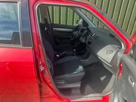 Suzuki Swift thumbnail 11