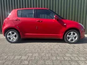 Suzuki Swift thumbnail 6