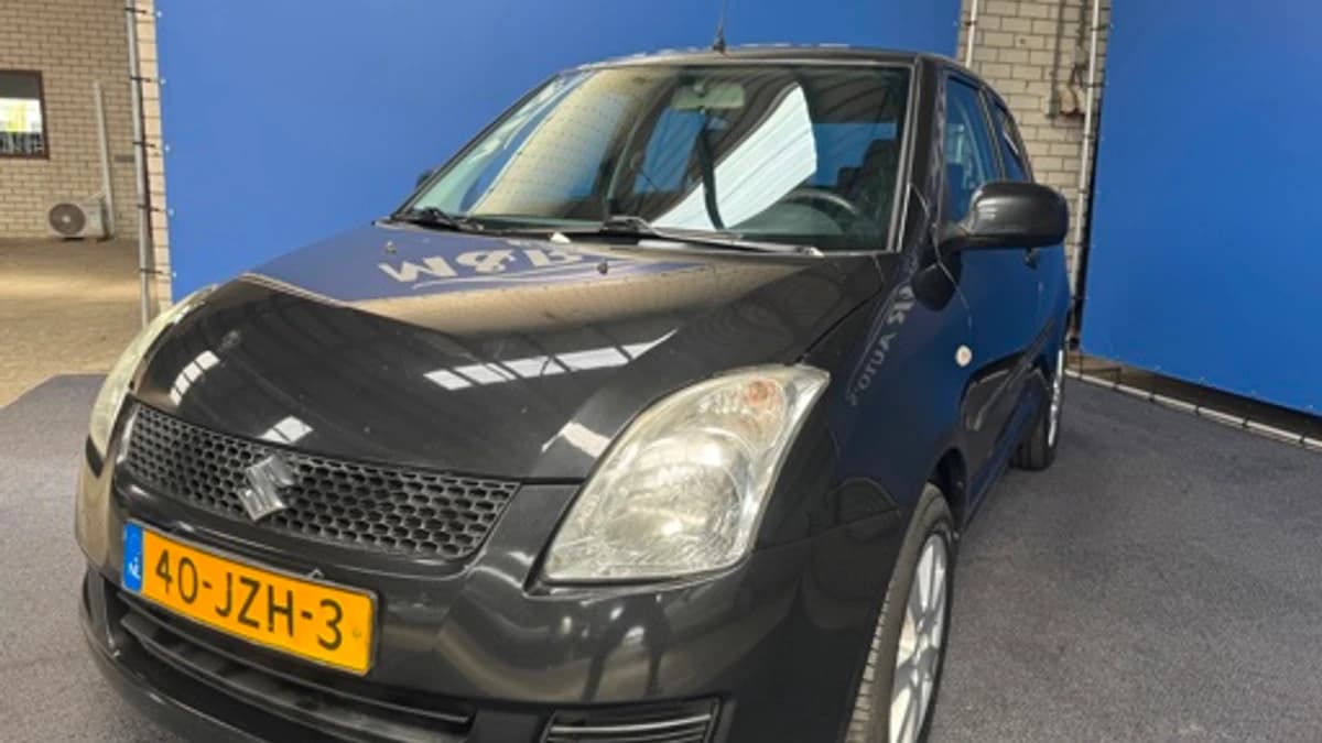 Suzuki Swift — foto 1