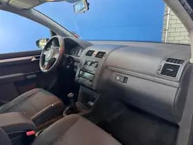 Volkswagen Touran thumbnail 13