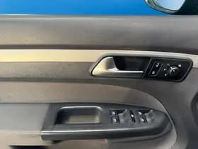 Volkswagen Touran thumbnail 19