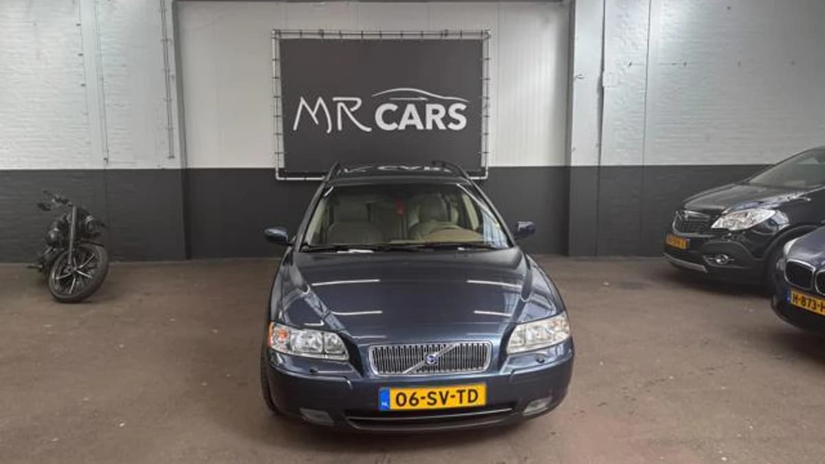 Volvo V70 — foto 1