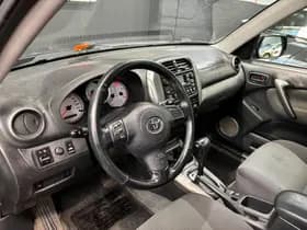 Toyota RAV4 thumbnail 12