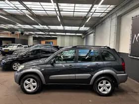 Toyota RAV4 thumbnail 4