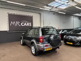 Toyota RAV4 thumbnail 7