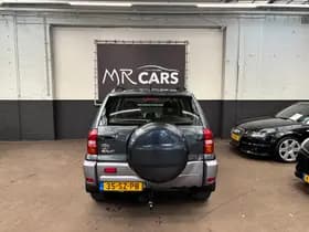 Toyota RAV4 thumbnail 8