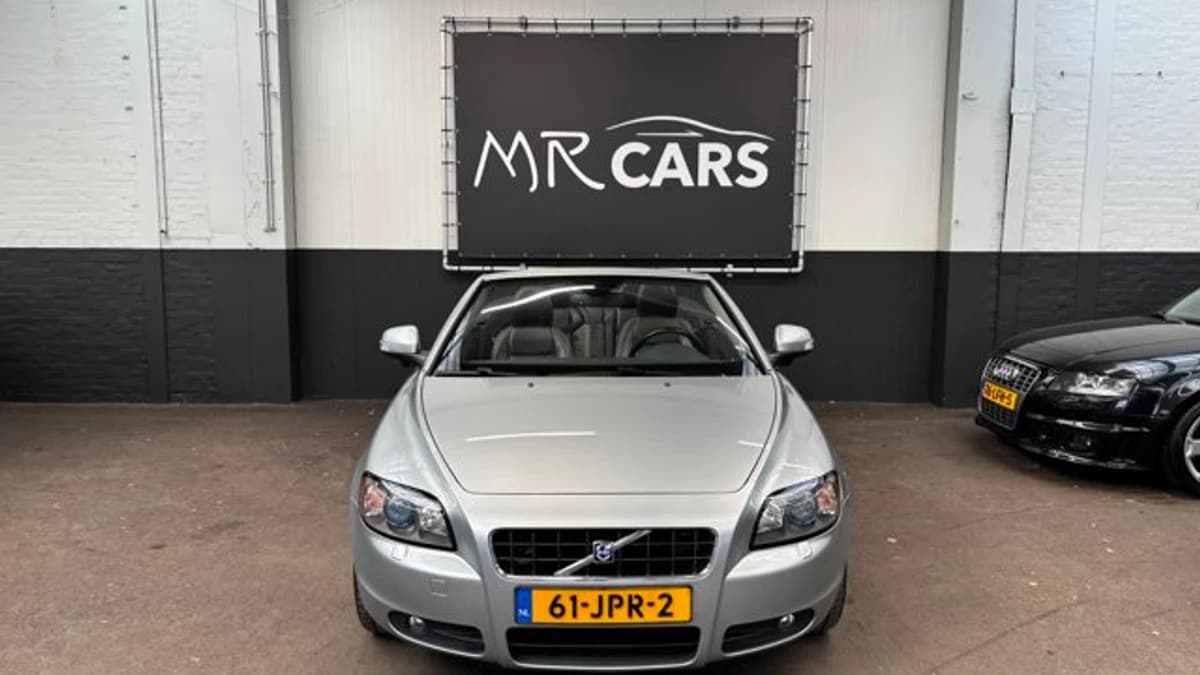 Volvo C70 — foto 1
