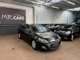 Opel Astra Sports Tourer thumbnail 2
