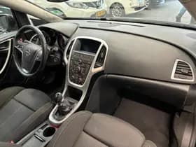 Opel Astra Sports Tourer thumbnail 7