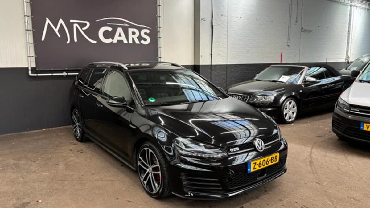 Volkswagen Golf — foto 1