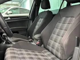 Volkswagen Golf thumbnail 15