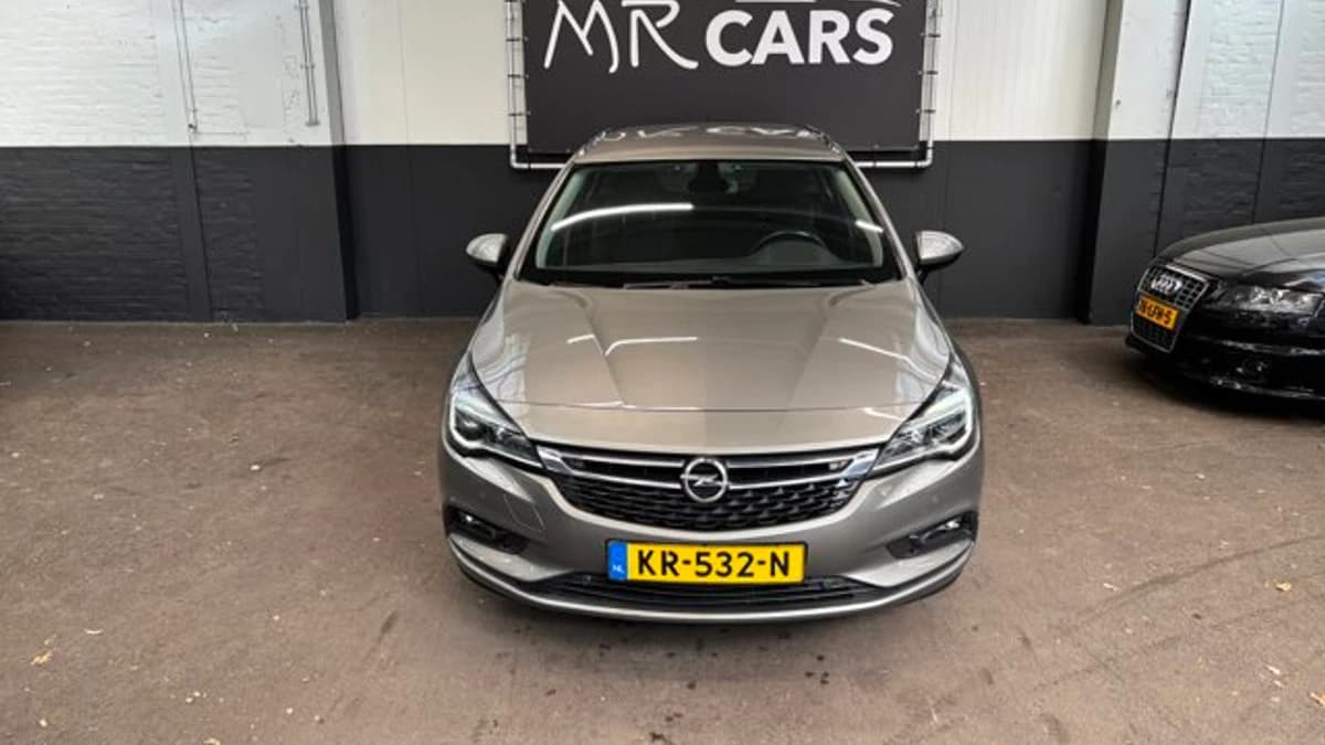 Opel Astra Sports Tourer — foto 1
