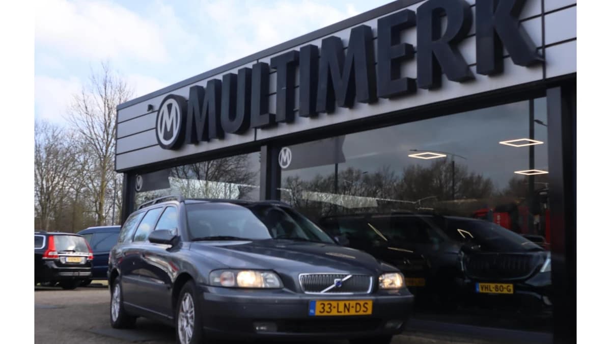 Volvo V70 — foto 1