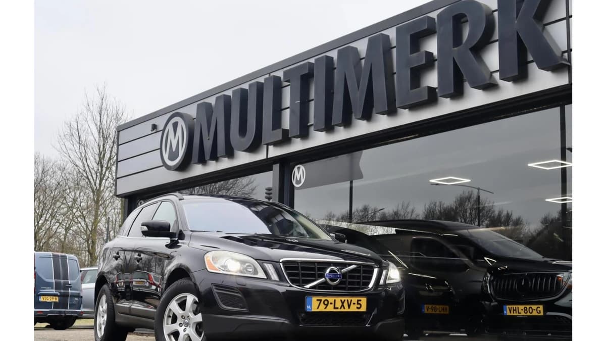 Volvo XC60 — foto 1