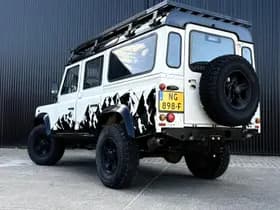 Land Rover Defender thumbnail 28