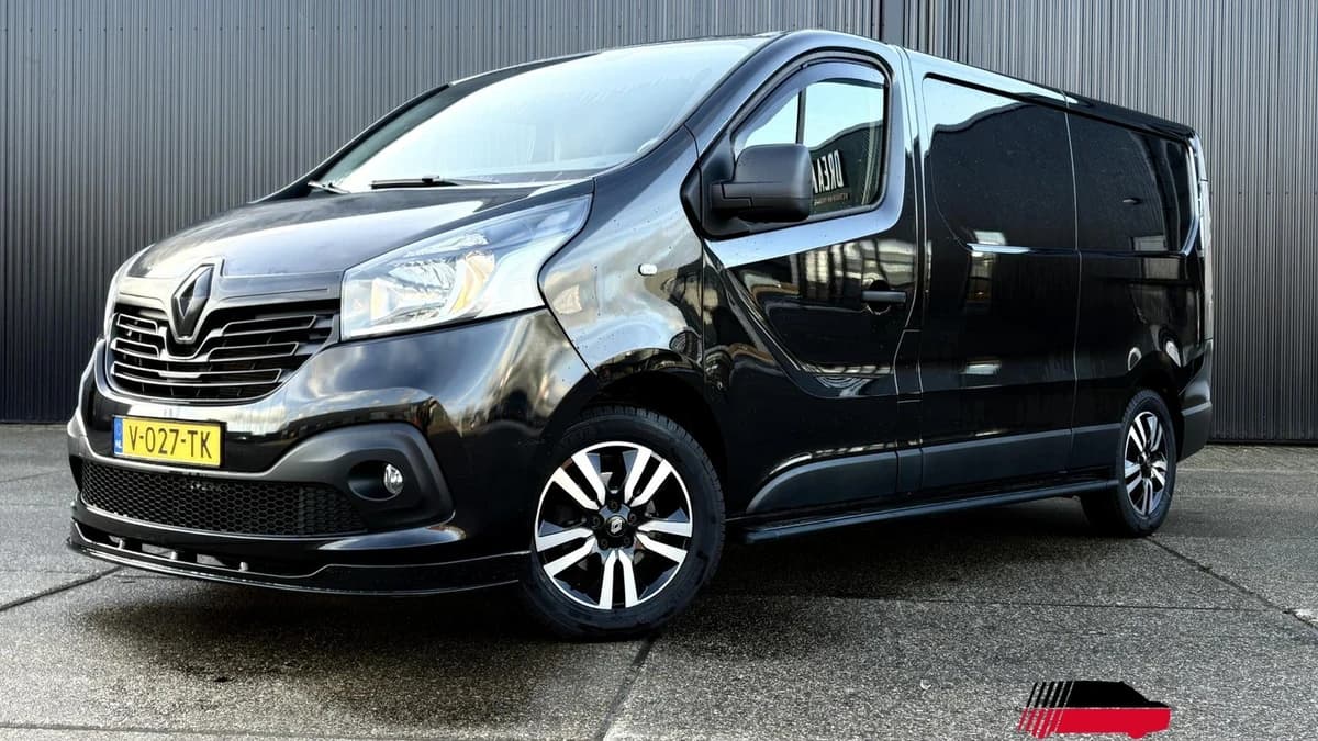 Renault Trafic 120pk L2H1 Black Edition — foto 1