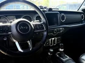 Jeep Wrangler thumbnail 4