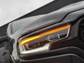 Dodge Ram 1500 5.7 V8 4x4 Crew Cab 5'7 Limited thumbnail 2