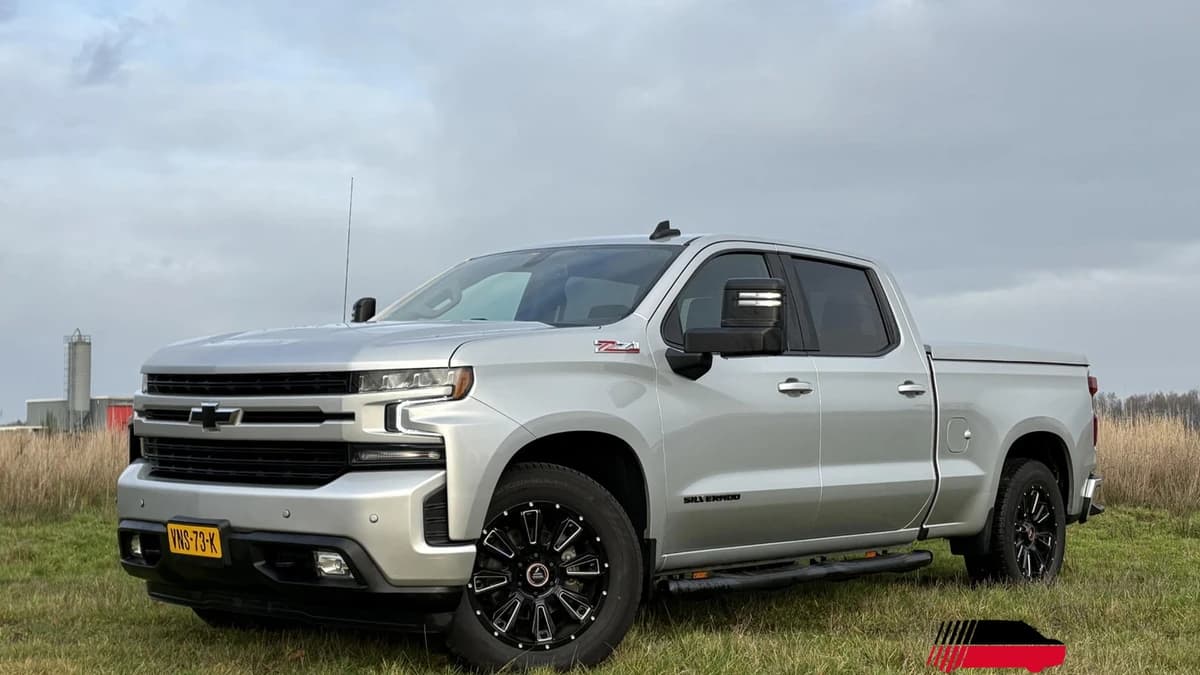 Chevrolet Silverado Z71 1500 RST V8 — foto 1
