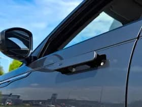 Land Rover Range Rover Velar thumbnail 5