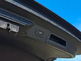 Land Rover Range Rover Velar thumbnail 7