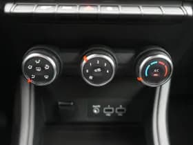 Renault Captur thumbnail 25