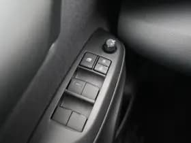Toyota Yaris thumbnail 21