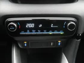 Toyota Yaris thumbnail 30