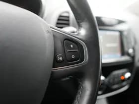 Renault Captur thumbnail 16