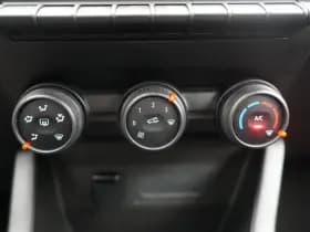 Renault Clio thumbnail 22