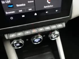 Renault Captur thumbnail 36