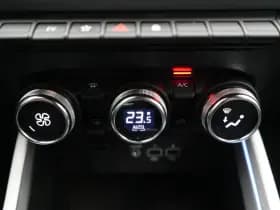 Renault Clio thumbnail 26